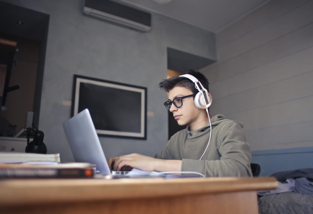Online Classes & Modern Education: Smart Learning or Just Convenience?